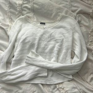 White long sleeve laced crop top